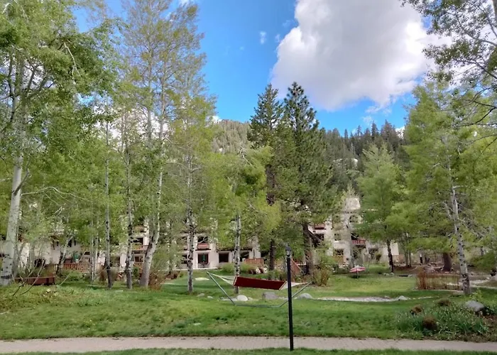 Getaways At Olympic Village Inn