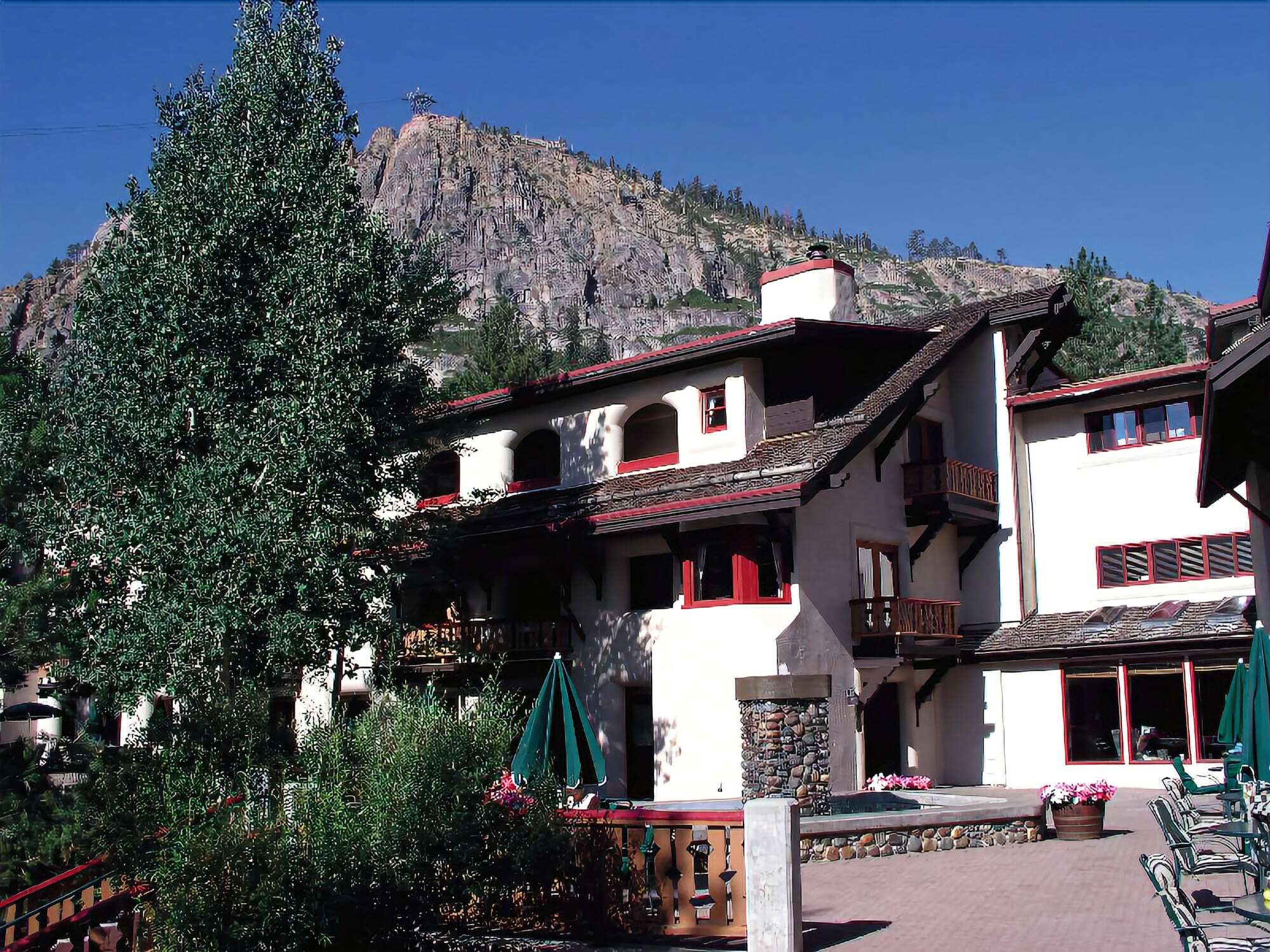 Apartahotel Getaways At Olympic Village 3*