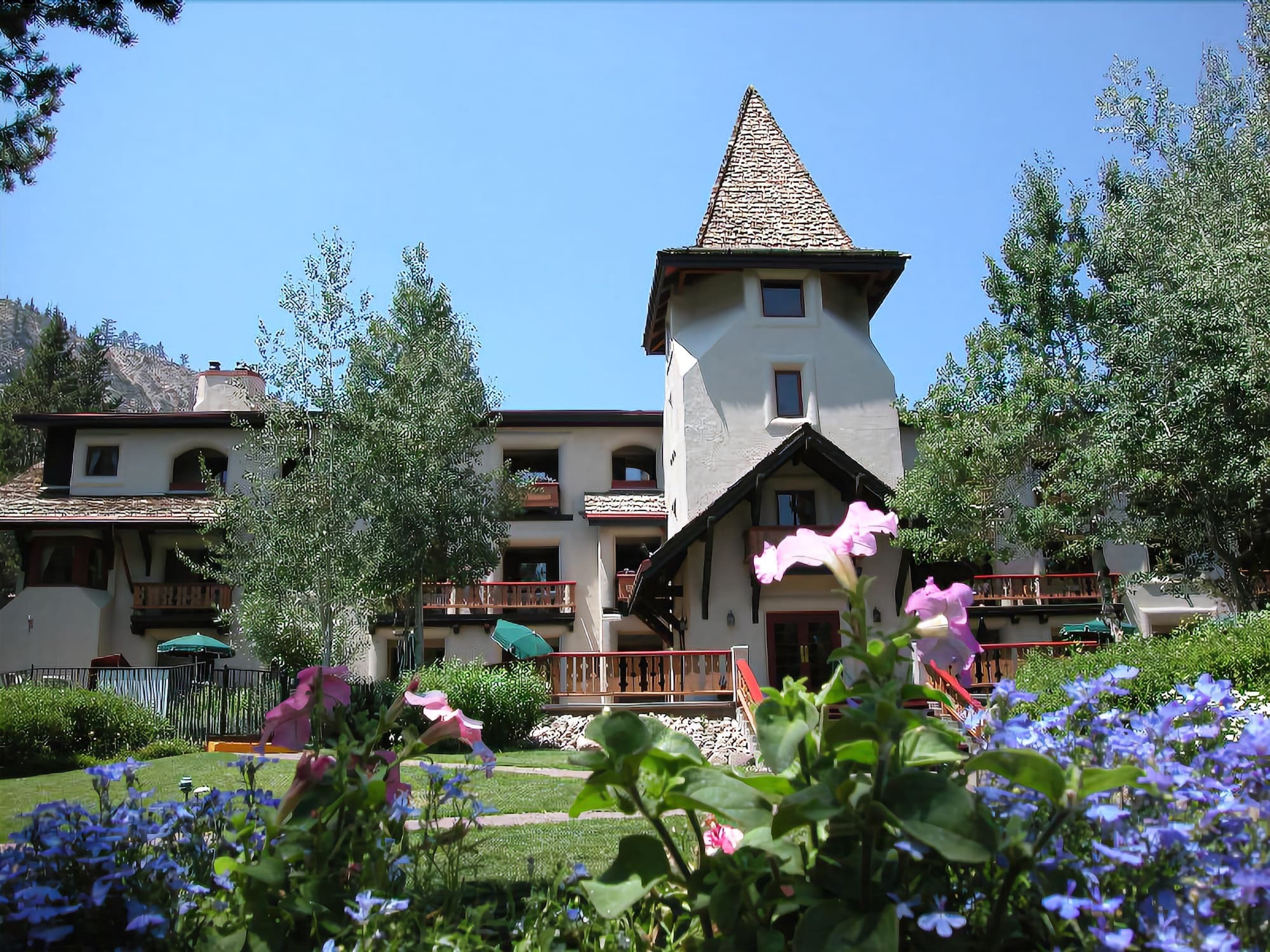 Getaways At Olympic Village Apartahotel 3*
